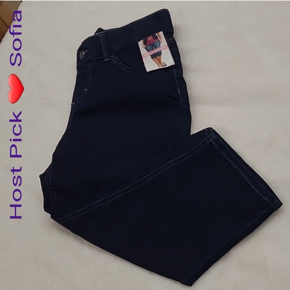 WAS $45. LEE RIDER Midrise Capri - Picture 2 of 13